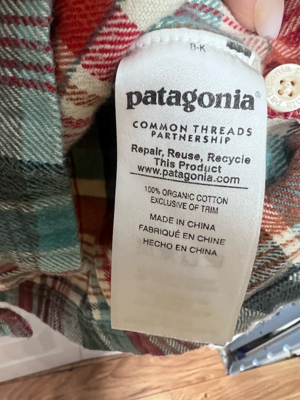 Patagonia Organic Cotton Plaid Flannel Shirt β Size 8 - Picture 3 of 5